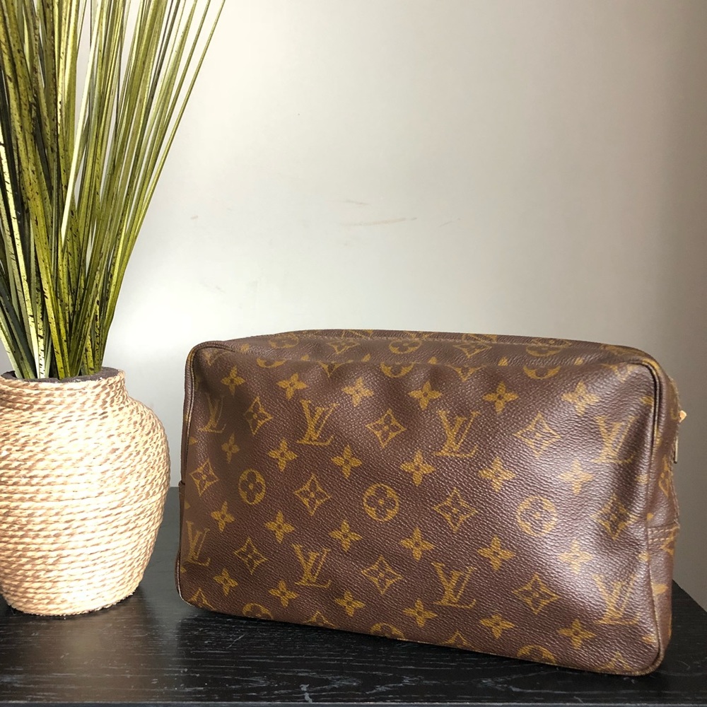 Authentic Louis Vuitton Trousse Toilette 28